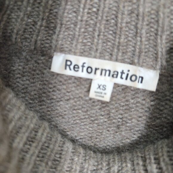 Reformation Garrett Cashmere Cropped Turtleneck Sweater Oatmeal Sz XS - Picture 10 of 12